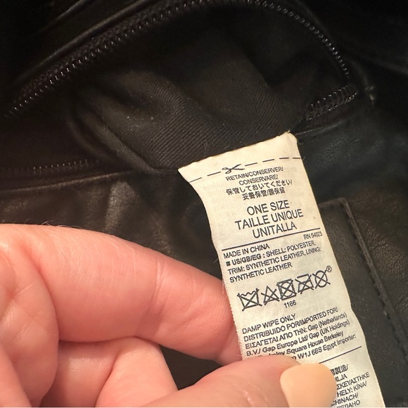 Vegan leather Banana Republic tote - Picture 8 of 9